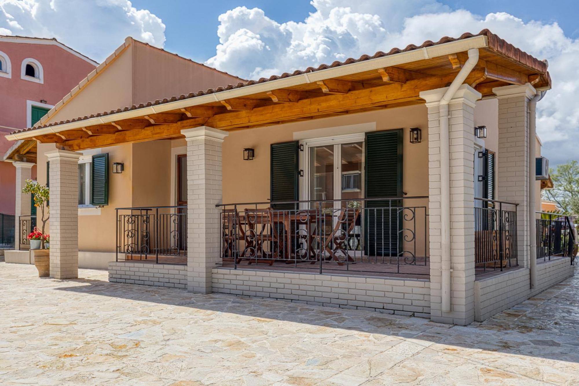 הוילה אצ'ארבי La Casa Di Eleni מראה חיצוני תמונה